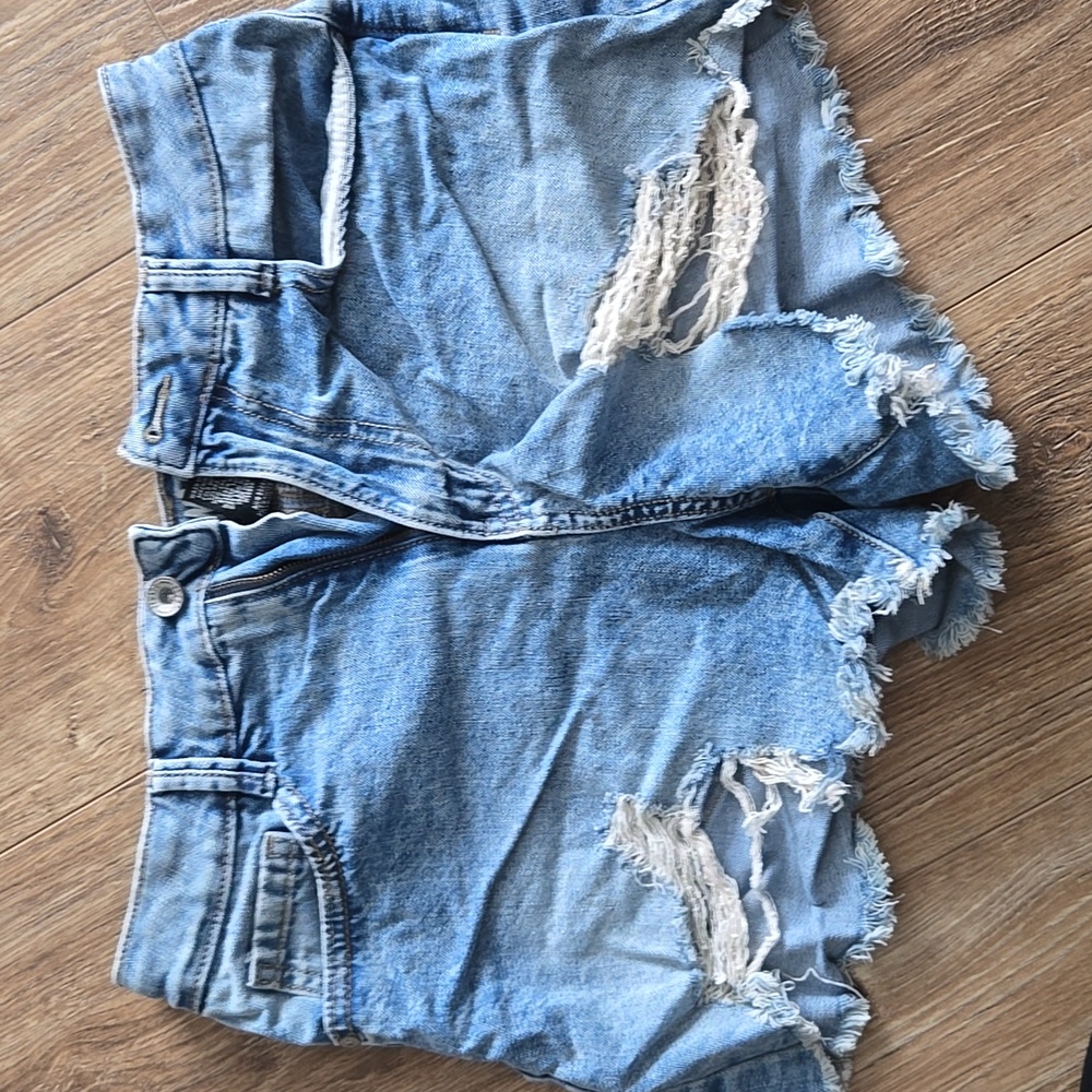 Rewash distressed jean shorts